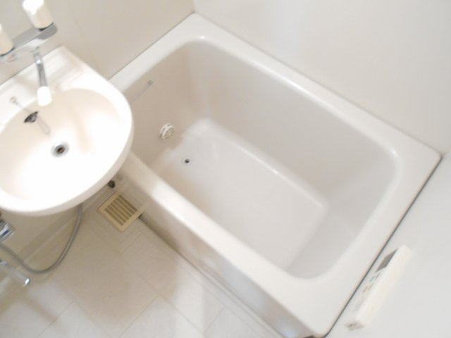 ピアリーさつきの浴室