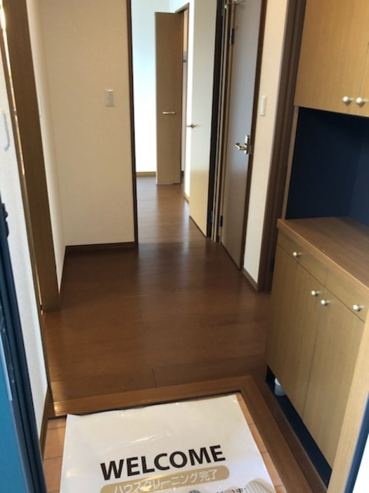 ベルデュール A・Bの玄関