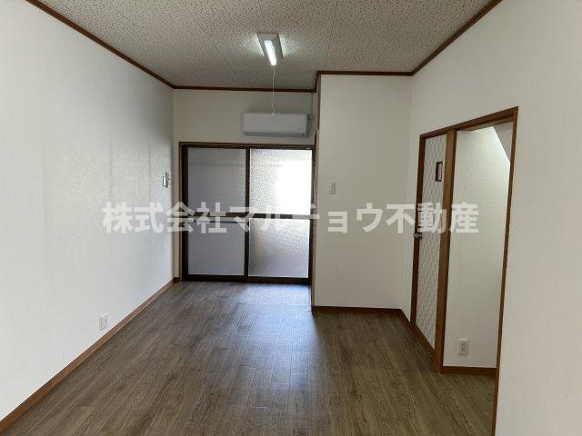 古尾二戸一の洋室|落ち着いた色調の洋室です