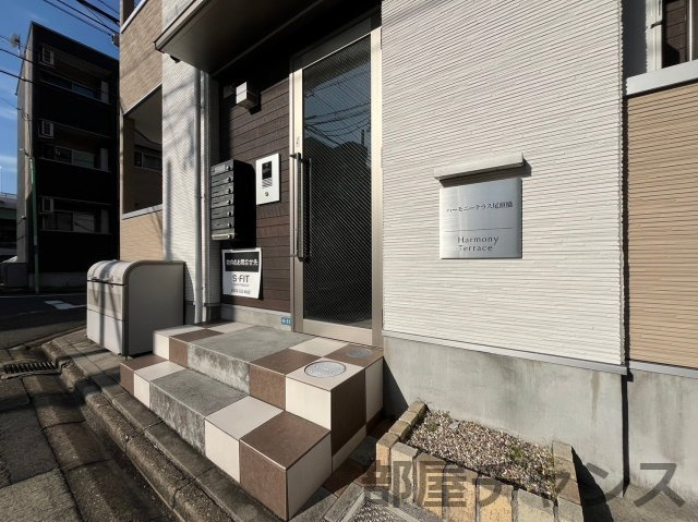 ハーモニーテラス尾頭橋のエントランス