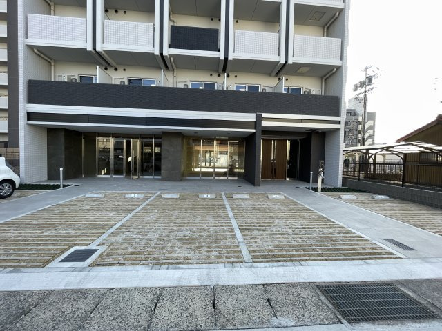 NEUA　NARUMIの外観