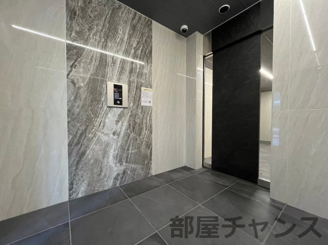 ディアレイシャス大須観音IIIのエントランス