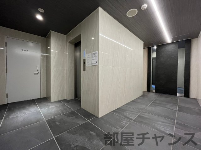 ディアレイシャス大須観音IIIのロビー