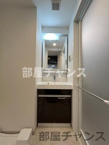 ディアレイシャス大須観音IIIの独立洗面台