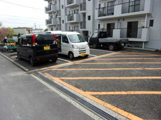 【駐車場】