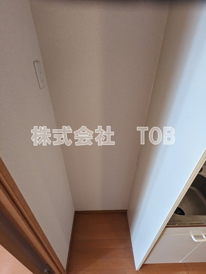 【設備】 | GARDEN　COURT　KAMIKITAZAWA-ガーデンコート上北沢- | 冷蔵庫置き場※クリーニング中の撮影※