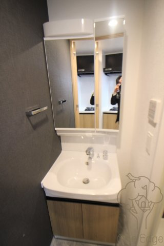 レジュールアッシュ三国本町の独立洗面台