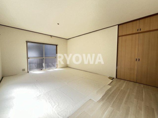 【居間・リビング】 | ハイツコーワ | 掲載の写真は退去前の写真となります。