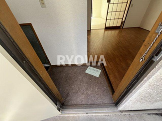 【玄関】 | ハイツコーワ | 掲載の写真は退去前の写真となります。