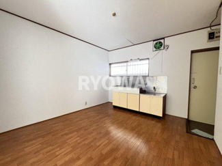 【居間・リビング】 | ハイツコーワ | 掲載の写真は退去前の写真となります。