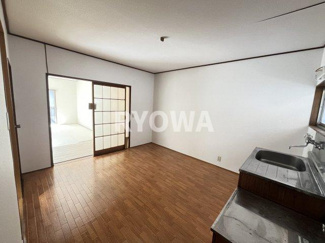 【居間・リビング】 | ハイツコーワ | 掲載の写真は退去前の写真となります。