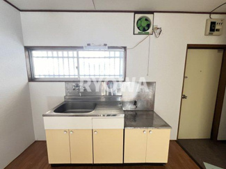 【キッチン】 | ハイツコーワ | 掲載の写真は退去前の写真となります。