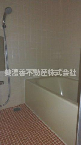 ６２４８８　メゾンファミール岐阜の浴室