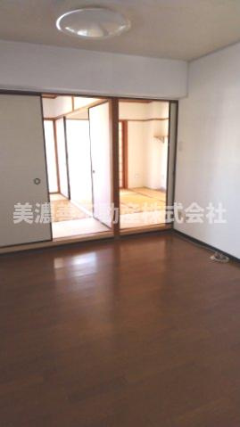 ６２４８８　メゾンファミール岐阜の居間・リビング