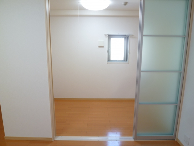 アールメゾン道頓堀の洋室