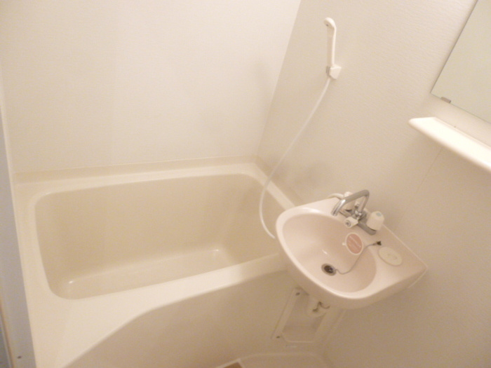 ベルデュールⅡの浴室