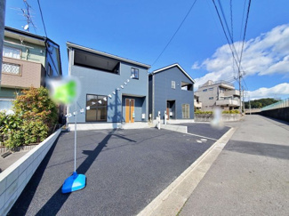 【前面道路含む現地写真】