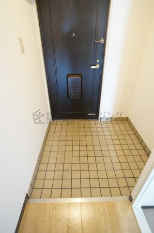 グランドゥール平井の玄関