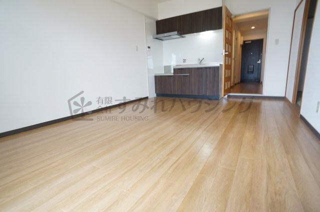 グランドゥール平井の居間・リビング