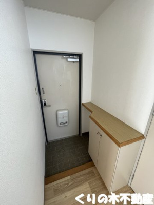 【玄関】 | MATSUMOMENT桜井Ⅱ | 明るい玄関です