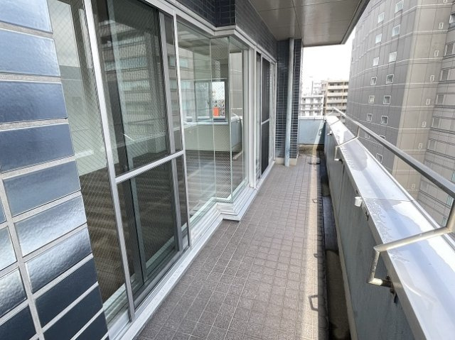 台東区北上野１丁目の賃貸マンションのバルコニー|工事中