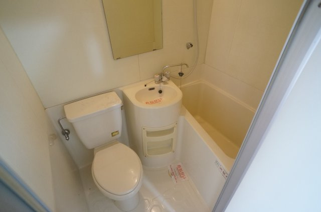 ハイツホリデーの浴室