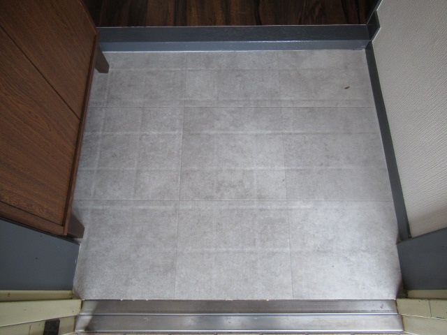 ロイヤルメゾン富士の玄関