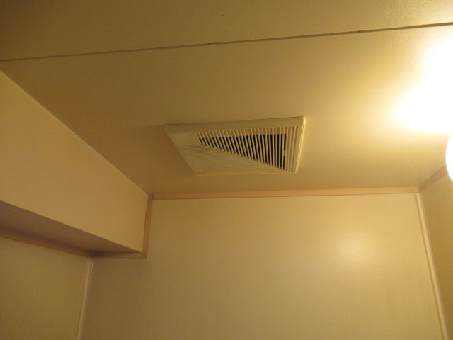 ロイヤルメゾン富士の浴室