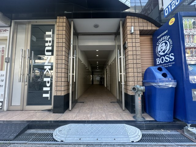 ルポ西本町のエントランス