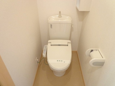 【トイレ】 | リヴェール ヴィラ | 同物件別部屋のためロフト部分はございます。