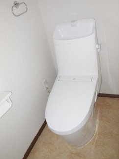 【その他共用部分】 | 通路は手すりも付いておりご年配の方でもご安心頂けます。