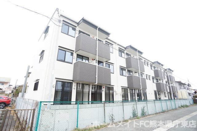 熊本市東区長嶺南２丁目の賃貸マンションの外観