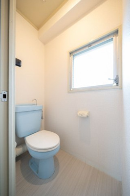 【トイレ】 | メルヘンハイツ | 別号室の写真になります。現況優先。