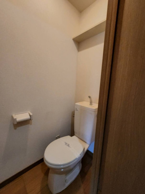 【トイレ】 | サンライズガーデン博多Ⅰ  | 別号室の写真になります。現況優先。