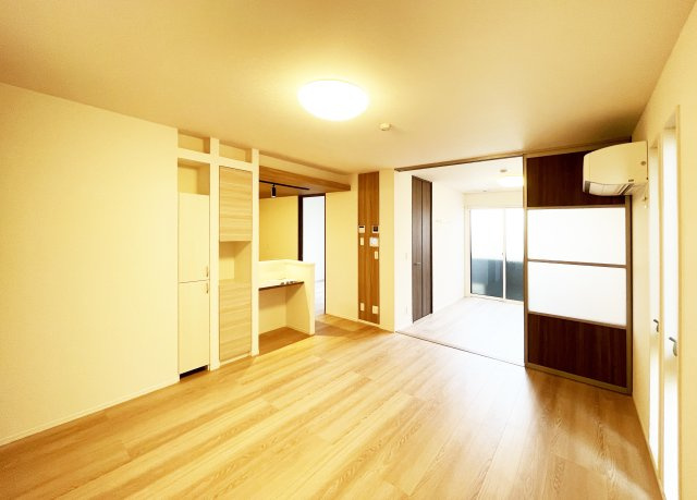 ヒーローキングダムの居間・リビング