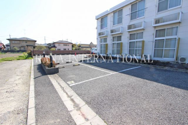 ルミエールの駐車場