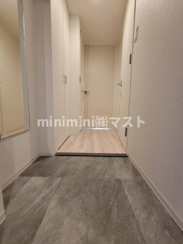 セレニテ難波リアンの玄関