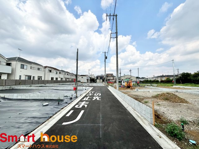 座間市小松原　条件無し売地　全19区画の前面道路含む現地写真