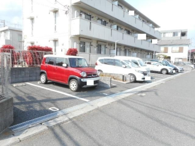 ソレイユの駐車場