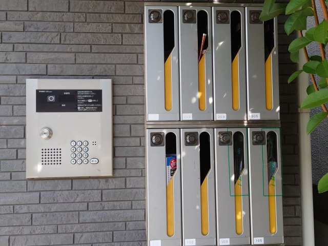 アドマーニ日進のエントランス