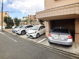 【駐車場】