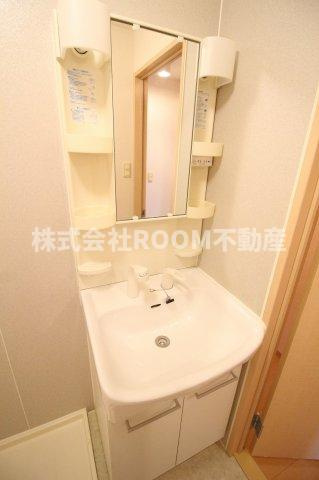 Ｄ’コート南横市の洗面所|ゆったりとスペースのある洗面所