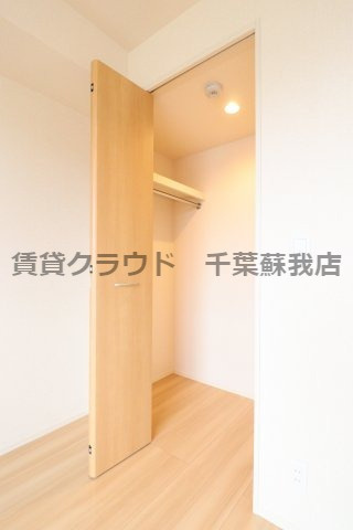 メゾンエミールドゥの収納|こまごまとしたものを収納できそうですね