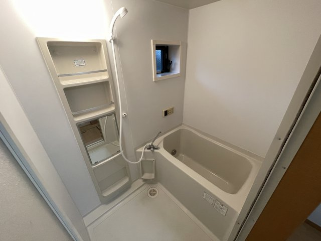グローリア酒々井の浴室