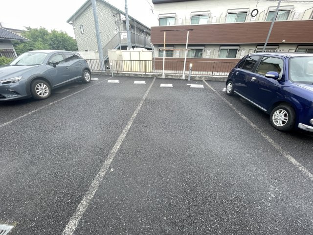 グローリア酒々井の駐車場
