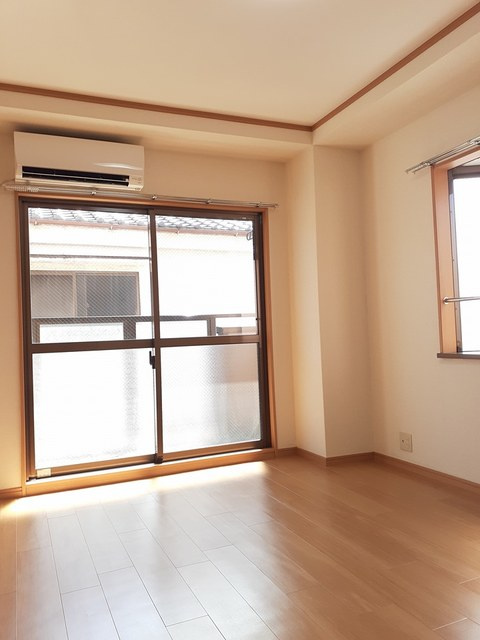 パティオ　フレッサの居間・リビング