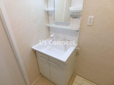 【洗面所】 | ＦｏｌｕｎａⅠ | 朝の支度もスムーズな独立洗面台。