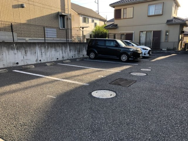 アビテコートの駐車場