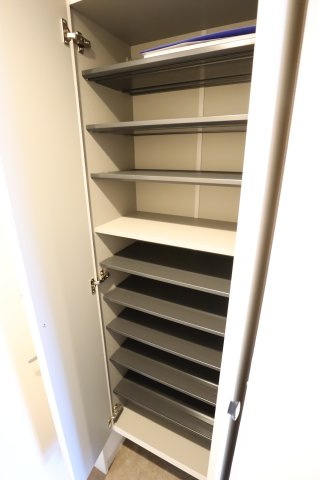 大阪市都島区内代町２丁目の賃貸マンションの玄関