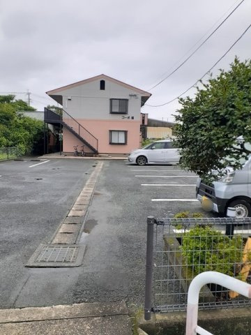コーポ福の駐車場
